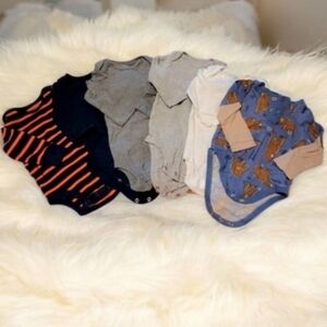 EUC Carters Infant Long Sleeve Bodysuit Set Stripes and Bear Print 3 To 6 Months